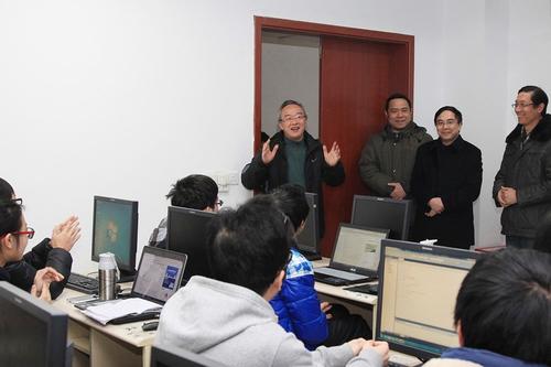 陈新华书记看望ACM集训师生 陈新华书记看望ACM集训师生