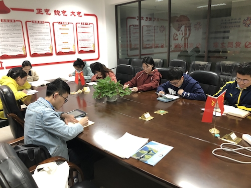 主题夜读活动照片2