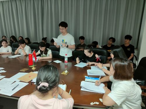 计算机一支部活动日照片2