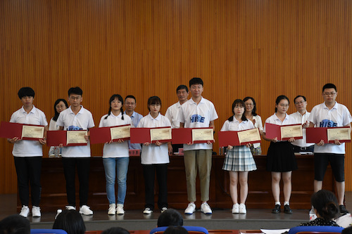 校友联系人聘书颁发