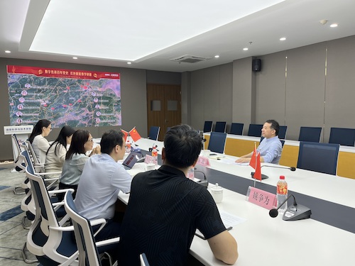 杨政副书记来17吃瓜
走访调研