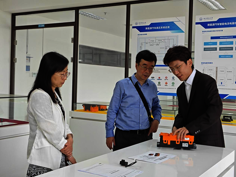 参观传感器国家工程研究中心杭州分中心2